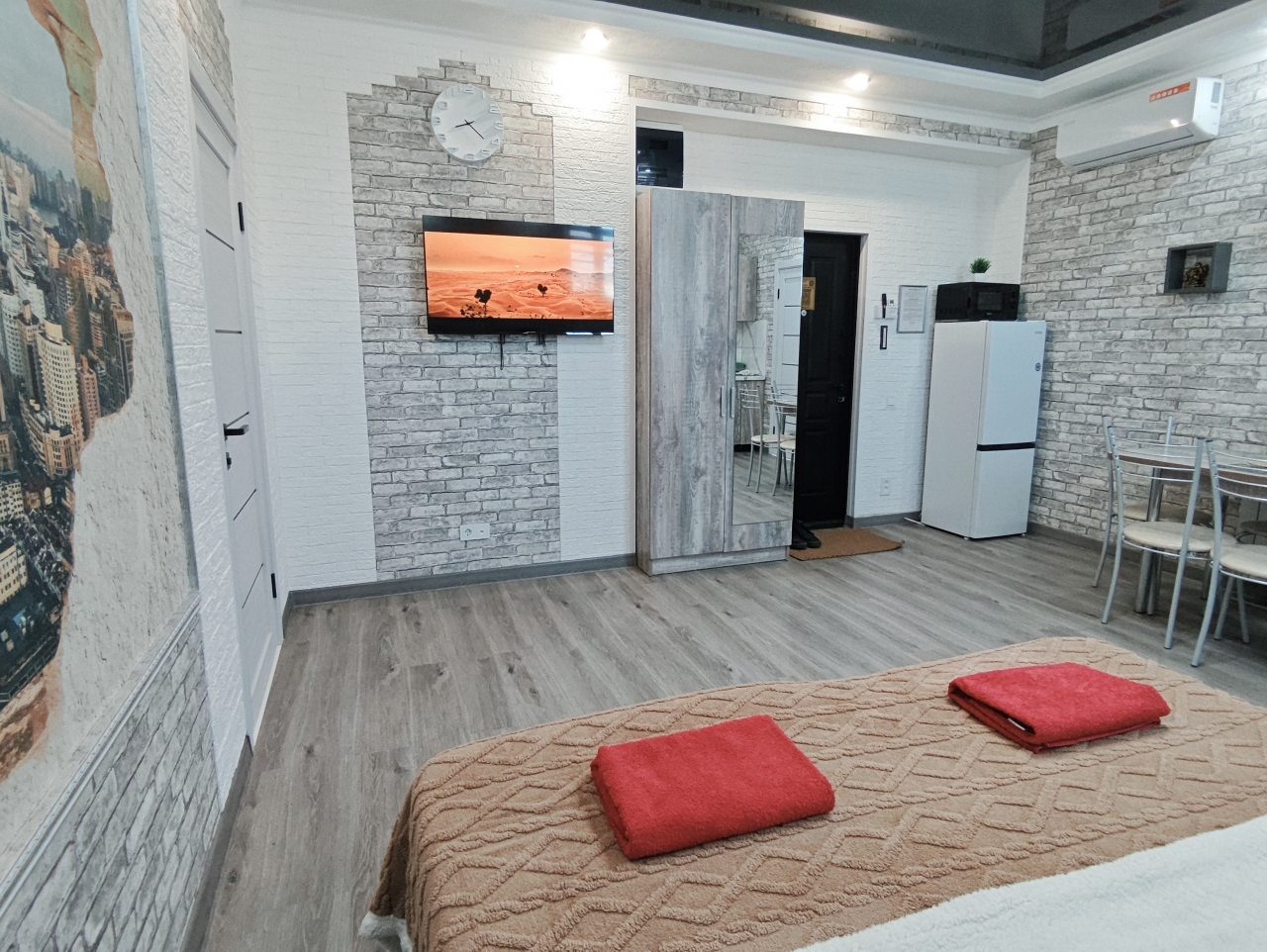 Апартаменты (Комфортабельная 2-комн. квартира в самом центре города), Апартаменты Сенода