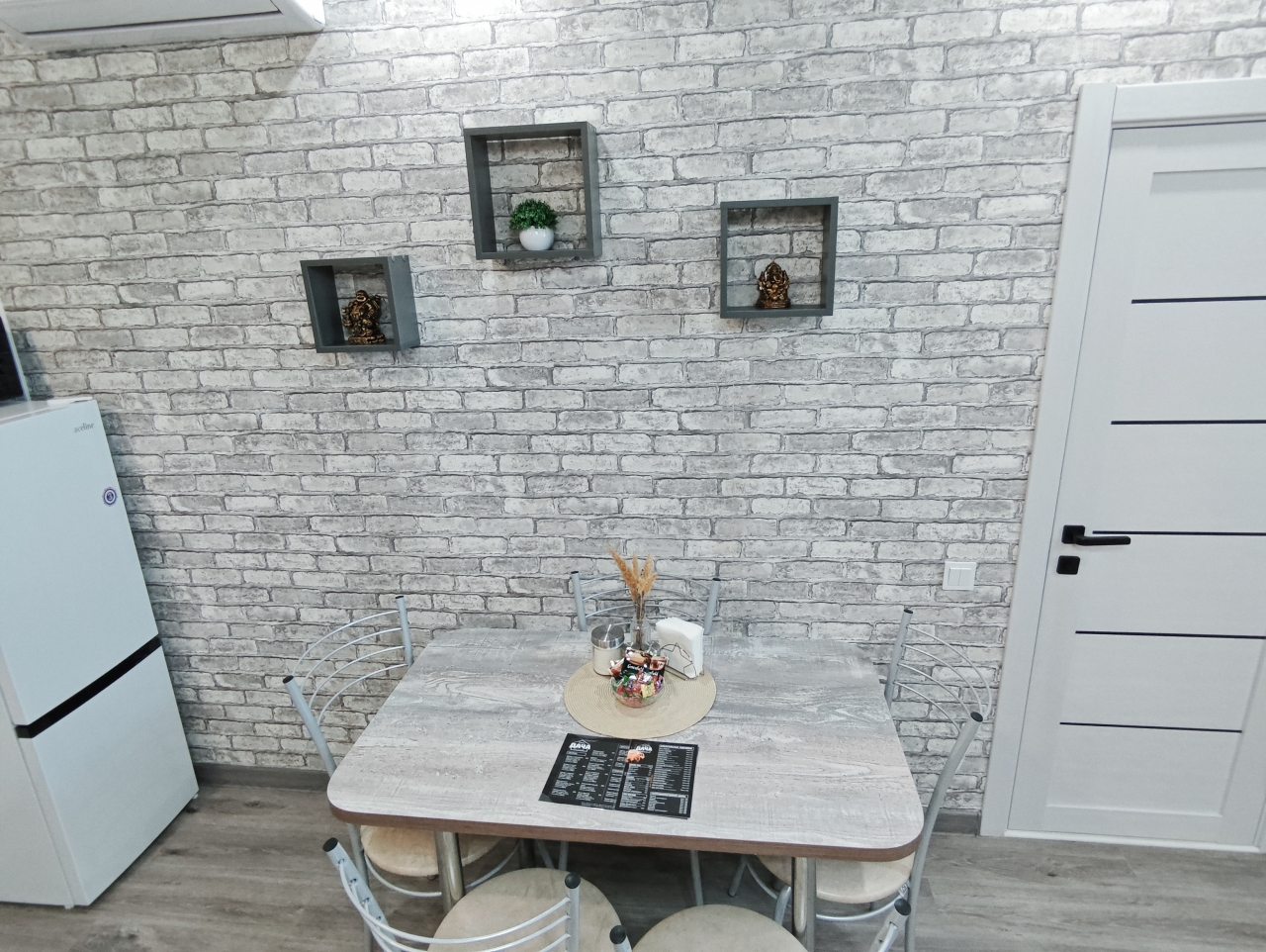 Апартаменты (Комфортабельная 2-комн. квартира в самом центре города), Апартаменты Сенода