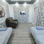 Апартаменты (Комфортабельная 2-комн. квартира в самом центре города), Апартаменты Сенода