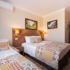 Люкс (Семейный двухкомнатный номер с двумя санузлами), Отель Kapkana Bay Plaza 4*