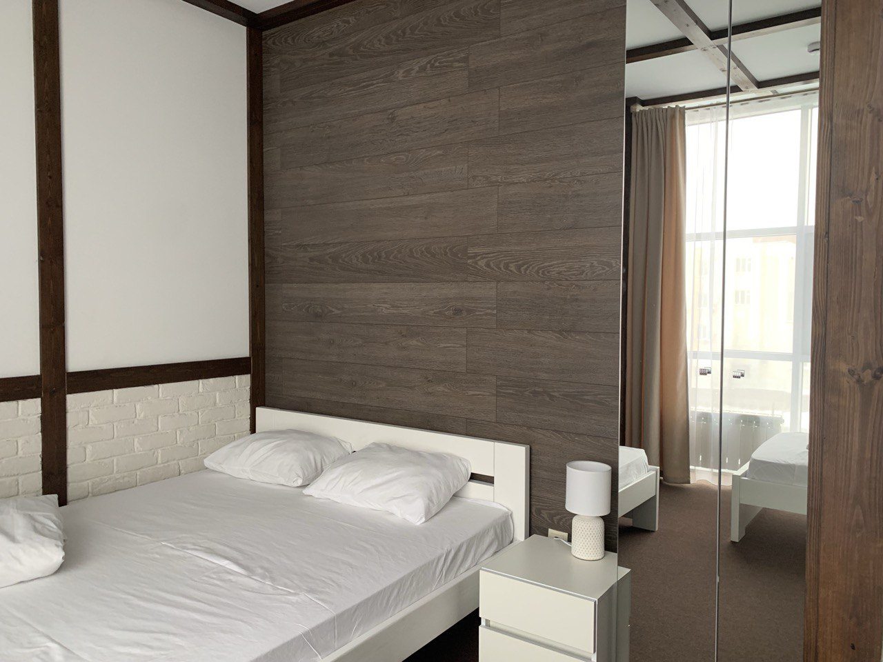 Шкаф с зеркальными фасадами