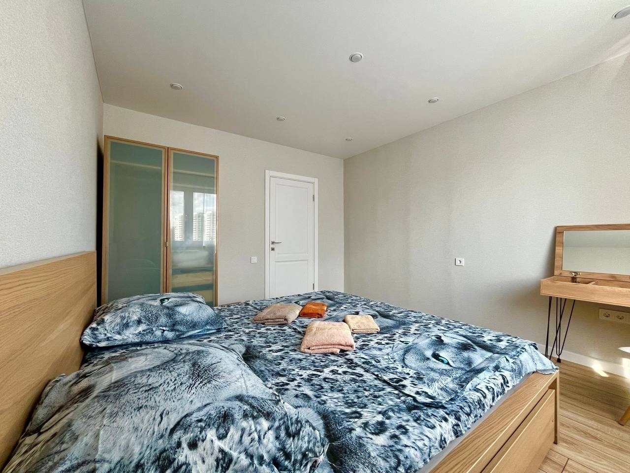 Квартира (Уютная квартира/ 4 спальных места/ Рядом ж.д вокзал), Апартаменты Уютная 2-комнатная квартира с раздельными комнатами и лоджиями