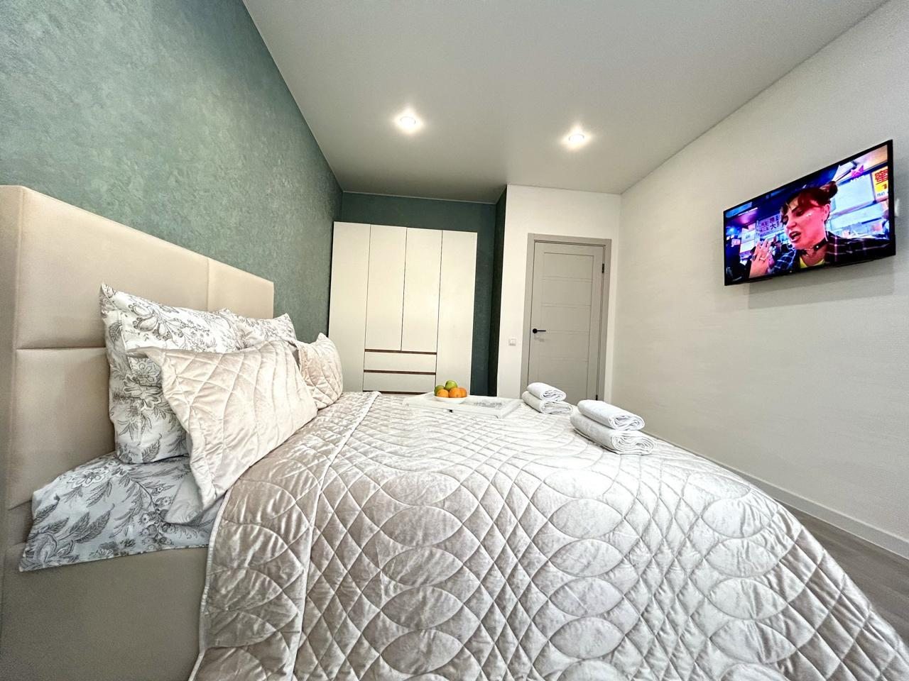 кровать двуспальная