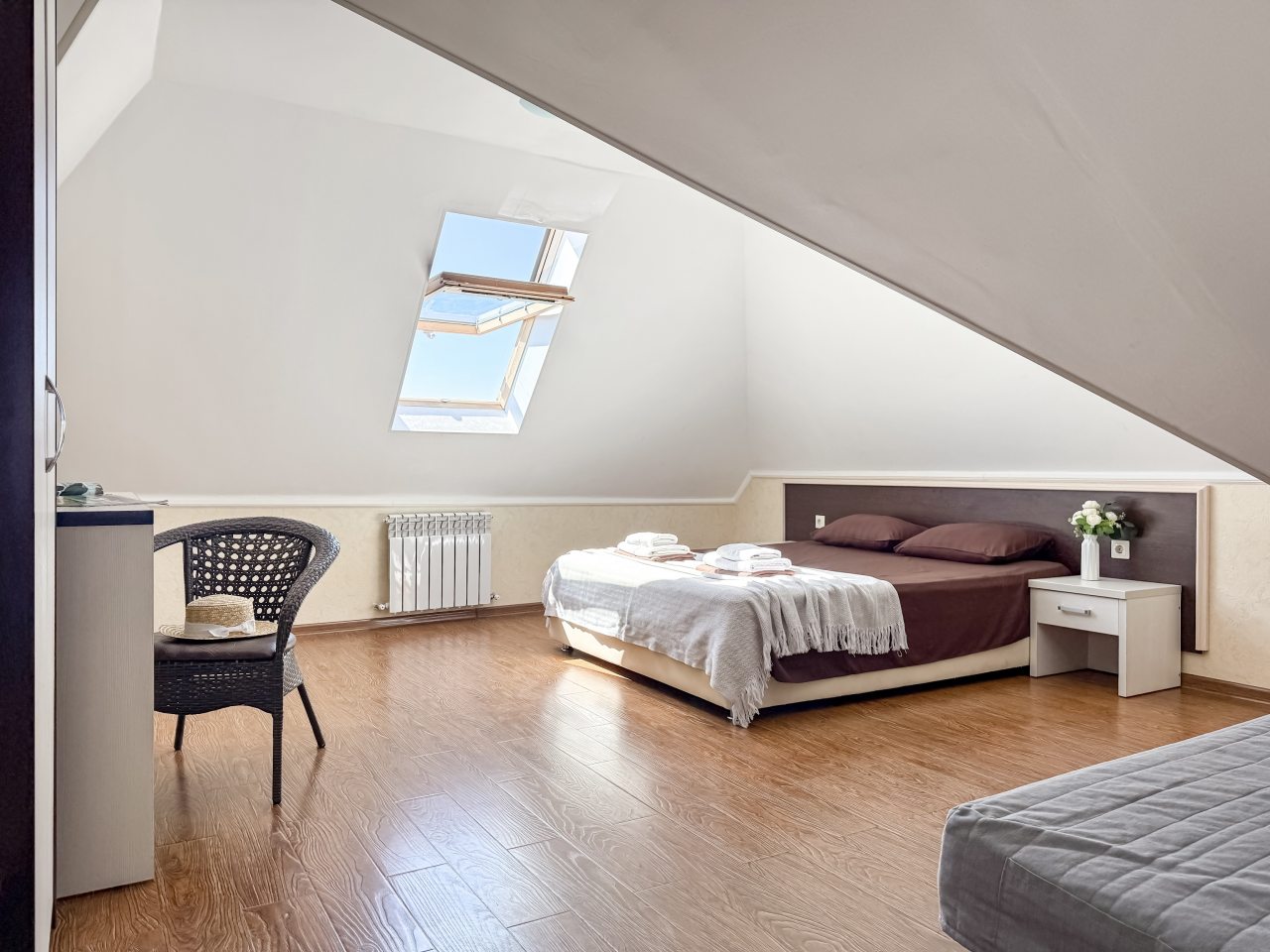 Семейный (Двухкомнатный мансардный номер), Гостевой дом Милана