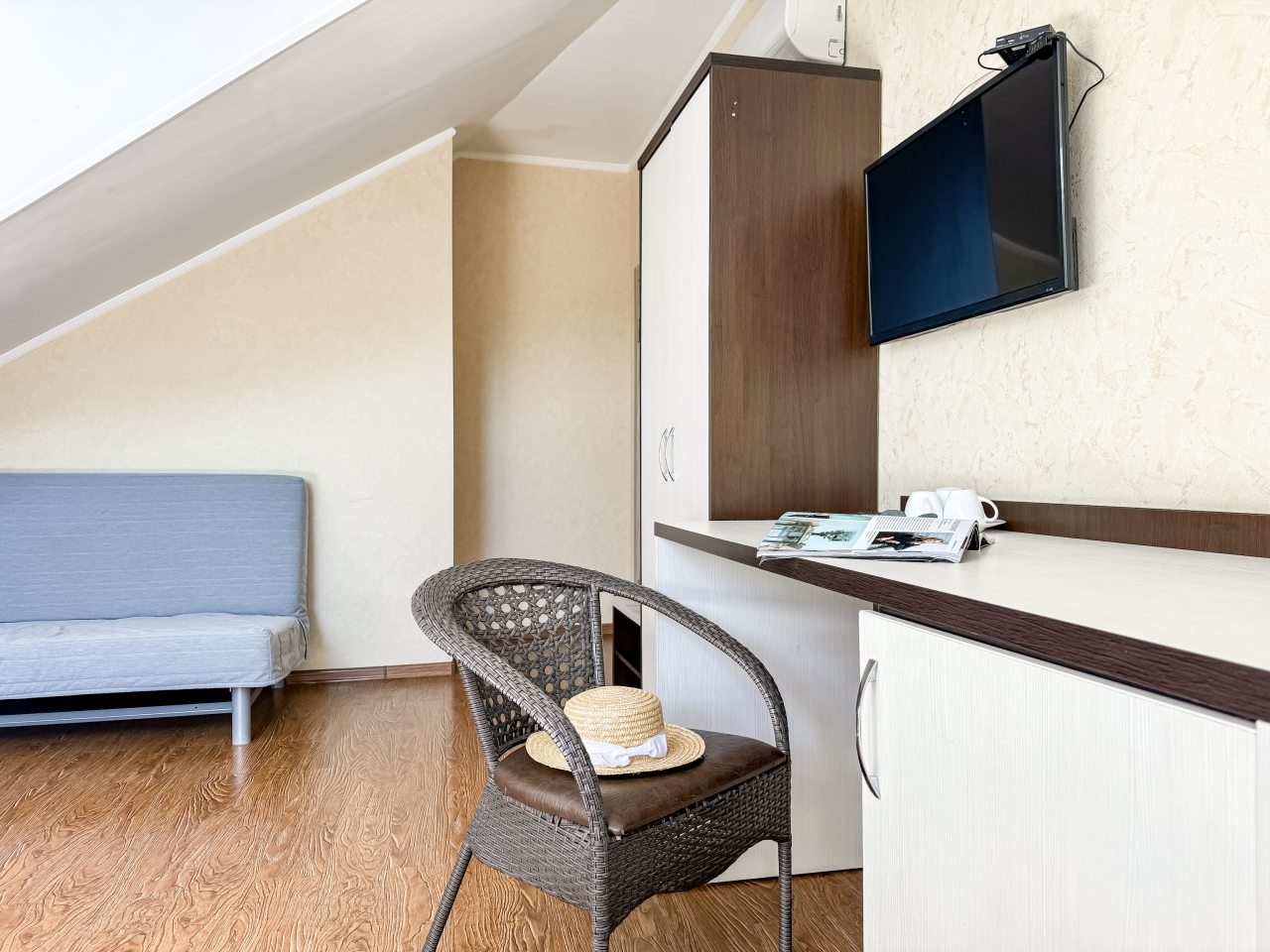 Семейный (Двухкомнатный мансардный номер), Гостевой дом Милана