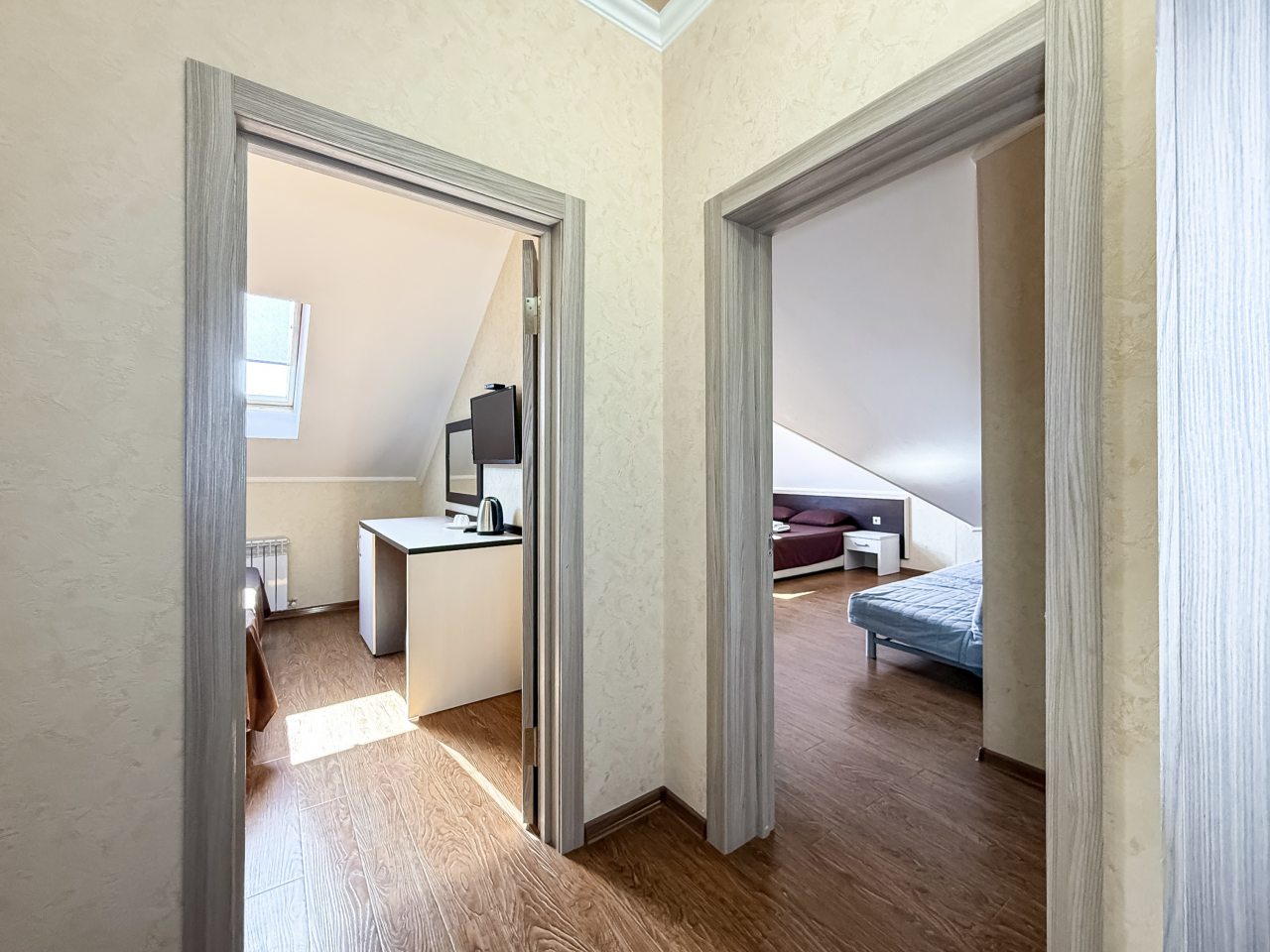 Семейный (Двухкомнатный мансардный номер), Гостевой дом Милана