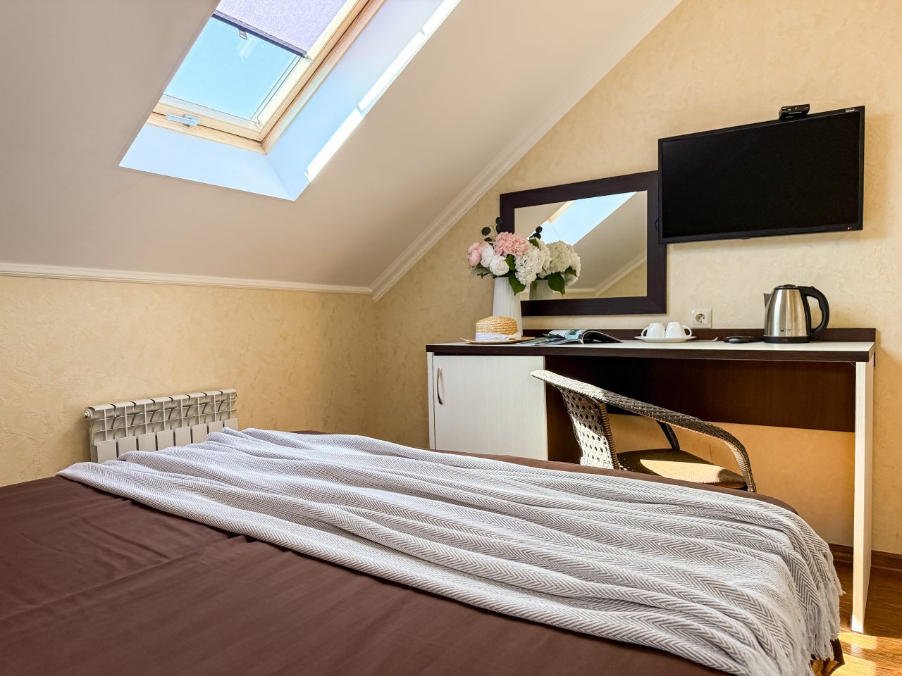 Семейный (Двухкомнатный мансардный номер), Гостевой дом Милана