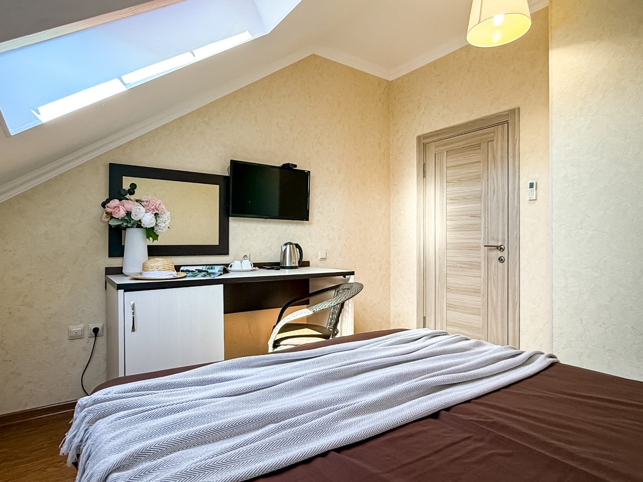 Семейный (Двухкомнатный мансардный номер), Гостевой дом Милана