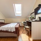 Семейный (Двухкомнатный мансардный номер), Гостевой дом Милана