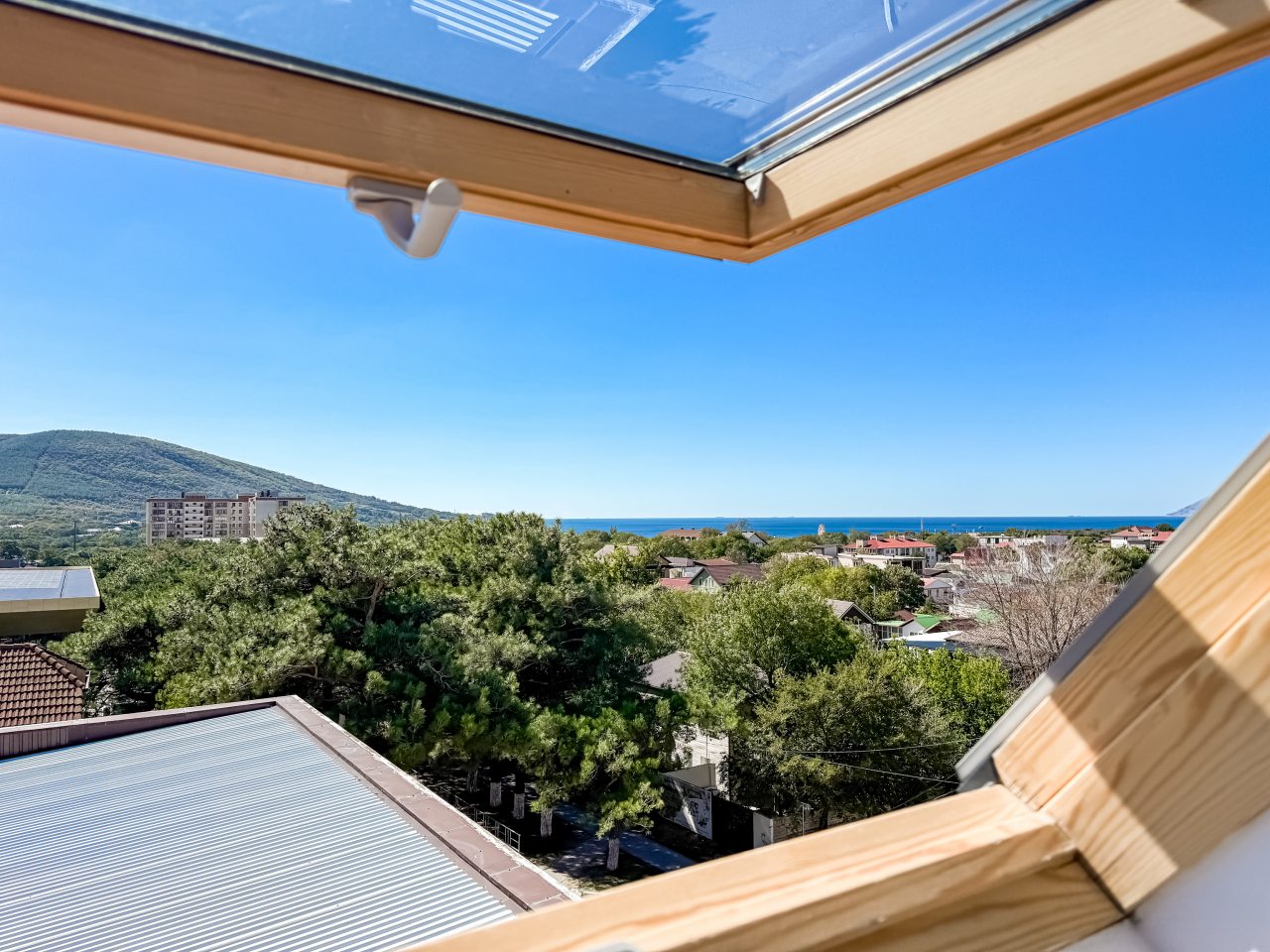 Семейный (Двухкомнатный мансардный номер), Гостевой дом Милана