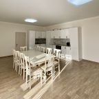 Коттедж (Коттедж "Желтый" 6+2), База отдыха Вилла Царина