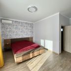 Коттедж (Коттедж "Желтый" 6+2), База отдыха Вилла Царина