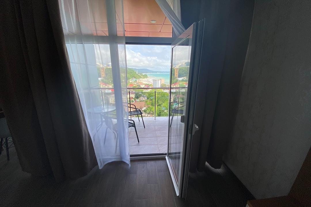 Трёхместный и более (Студия с видом на море с кухней), Отель Левада