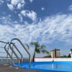 Бессейн на крыши, Отель Левада