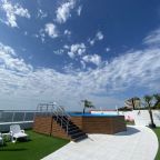 Бессейн на крыши, Отель Левада