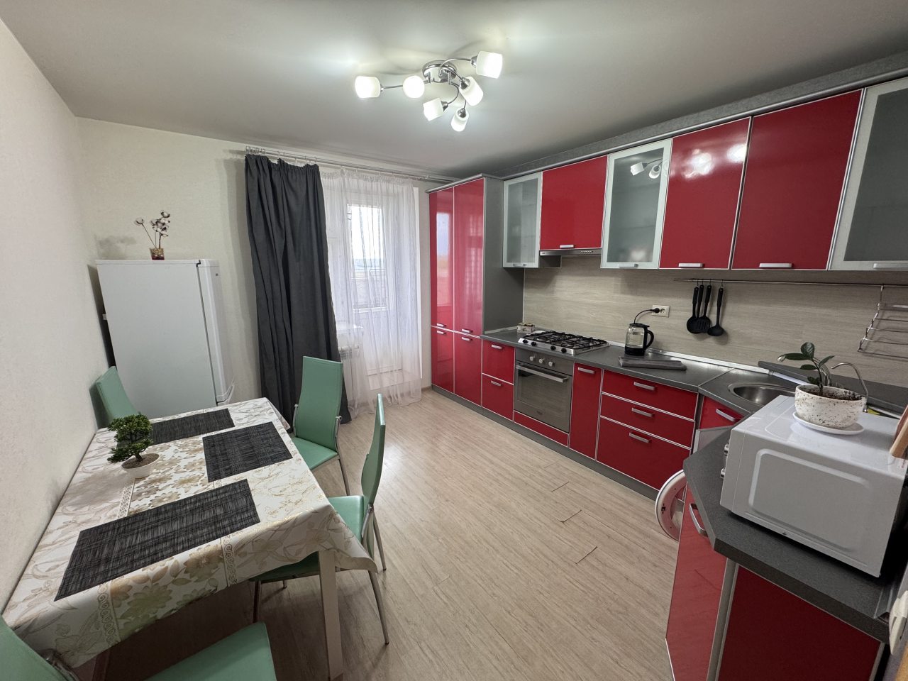 Апартаменты (На Гладкова 26 для 3-х), Апартаменты на Гладкова 32