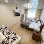 Апартаменты (На Строителей 10), Апартаменты на Гладкова 32