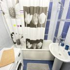 Апартаменты (На Строителей 6 2х комнатная), Апартаменты на Гладкова 32