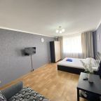 Апартаменты (На Строителей 6 2х комнатная), Апартаменты на Гладкова 32