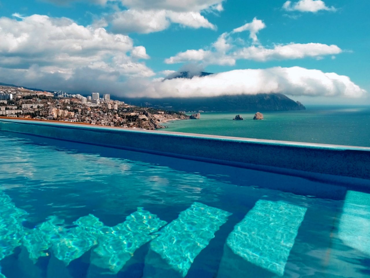 12-метровый круглогодичный бассейн с подогревом