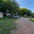 Большая территория вокруг домов