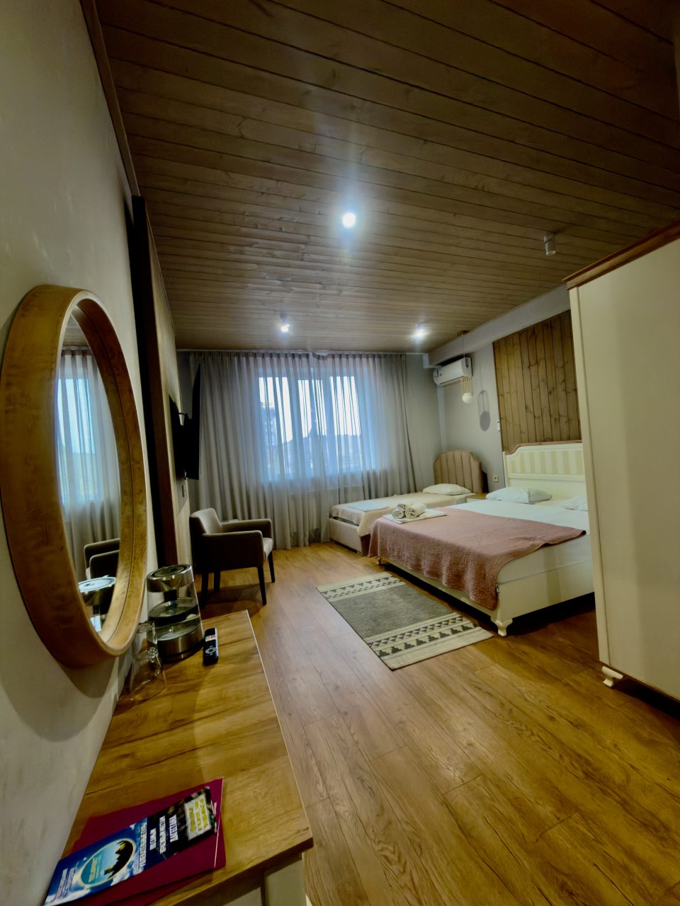 Трёхместный и более (Трехместный номер комфорт), Гостиница Life