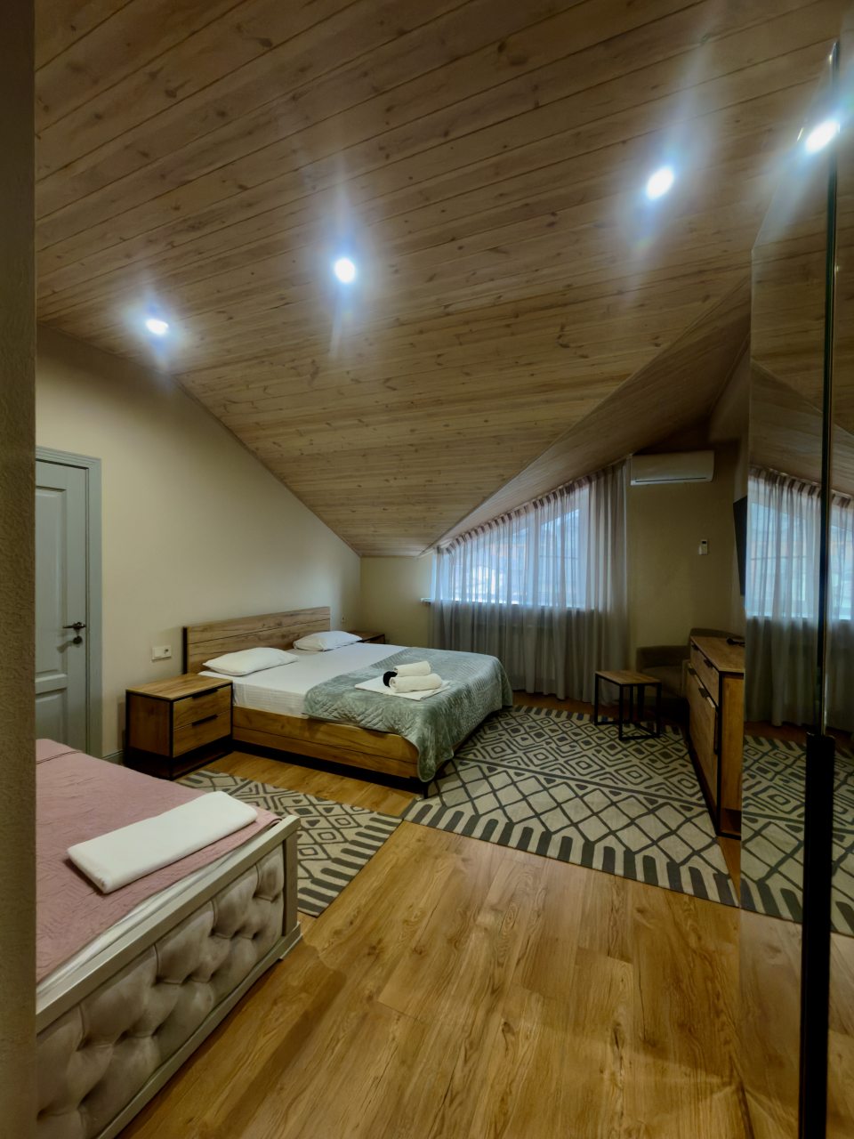 Трёхместный и более (Трехместный номер комфорт), Гостиница Life