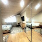 Трёхместный и более (Трехместный номер комфорт), Гостиница Life