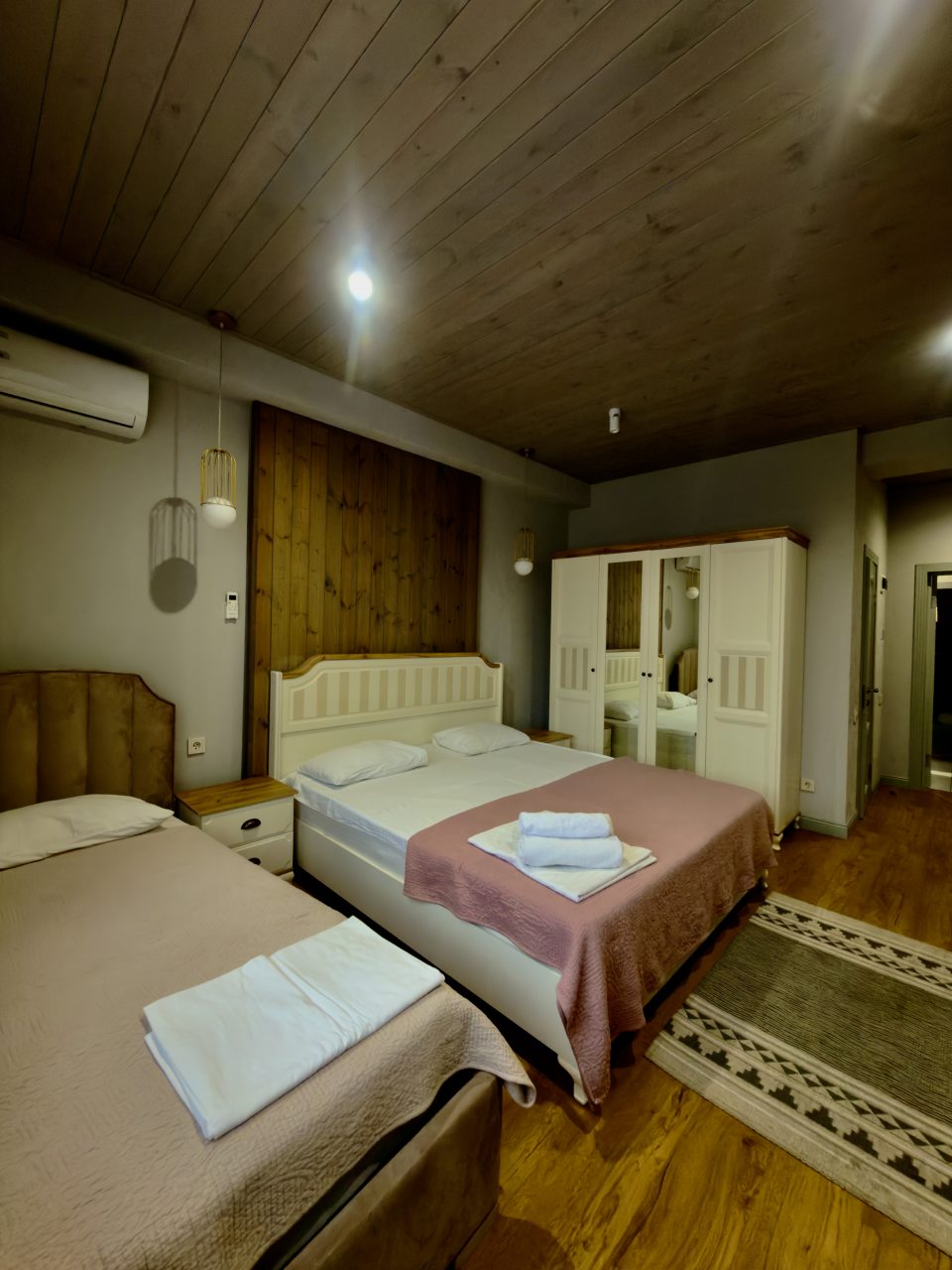 Трёхместный и более (Трехместный номер комфорт), Гостиница Life