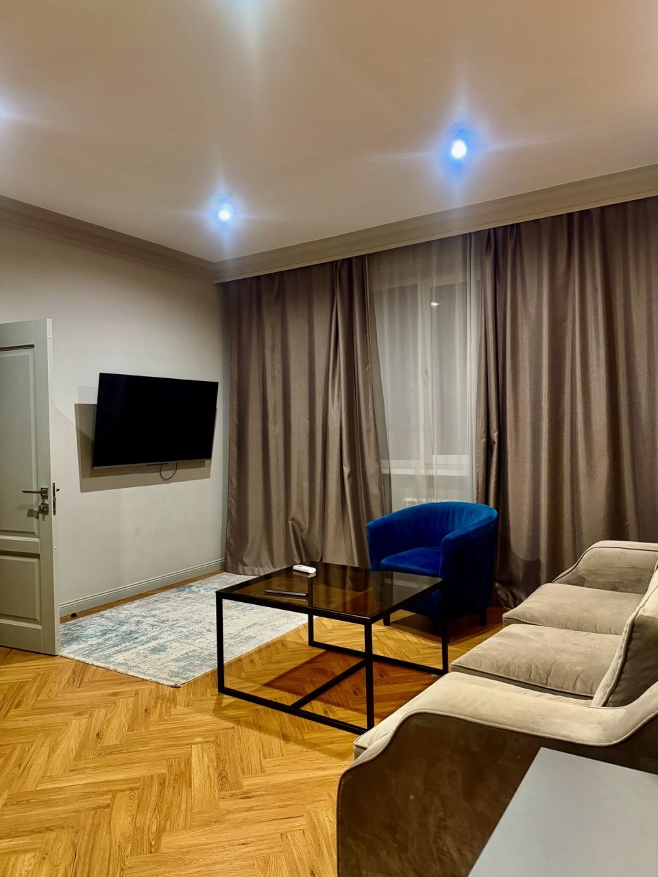 Апартаменты (Апартаменты трехкомнатны), Гостиница Life