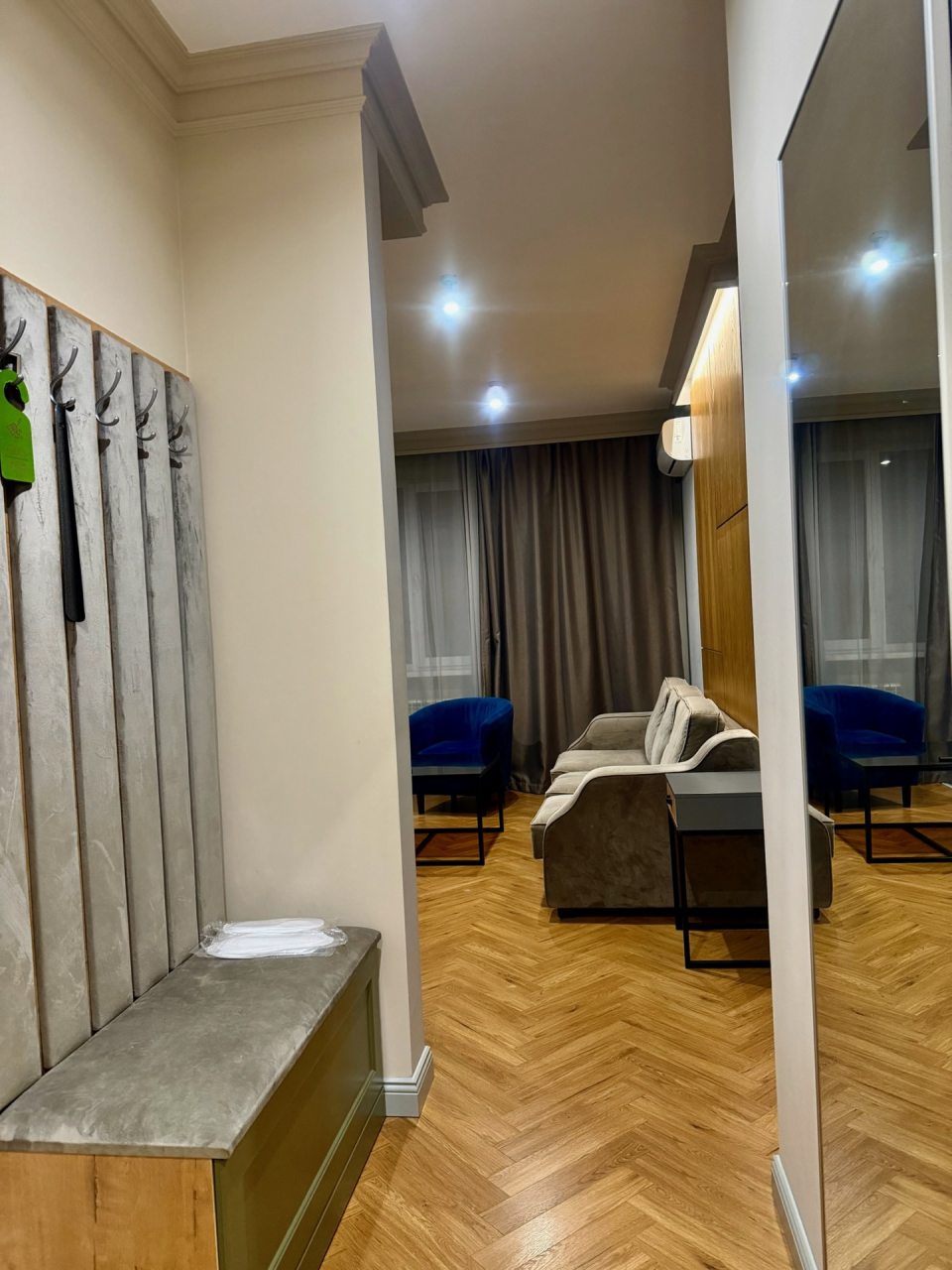 Апартаменты (Апартаменты трехкомнатны), Гостиница Life