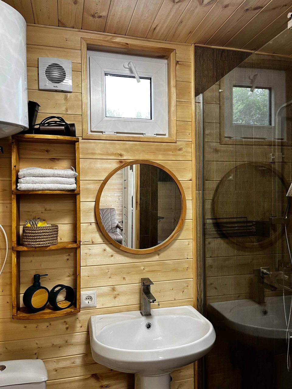 Семиместный (Дом), Гостевой дом Василиса Хаус