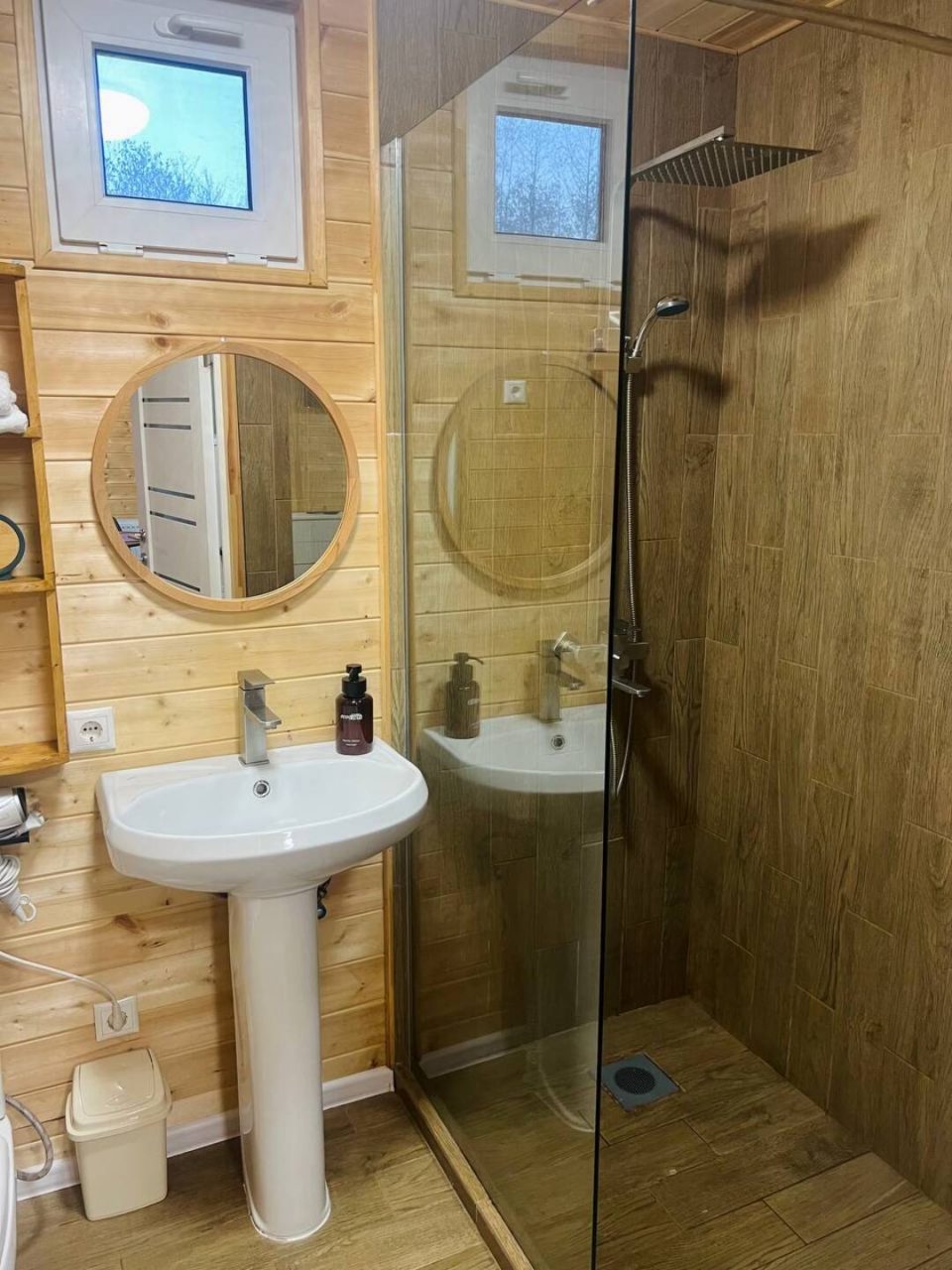 Семиместный (Дом), Гостевой дом Василиса Хаус