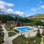 Дома на 7 человек у бассейна