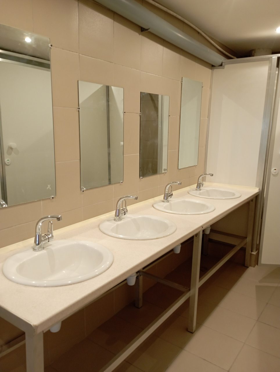 Двухместный (Двухместный с отдельными кроватями и общим санузлом), Lectus Hostel