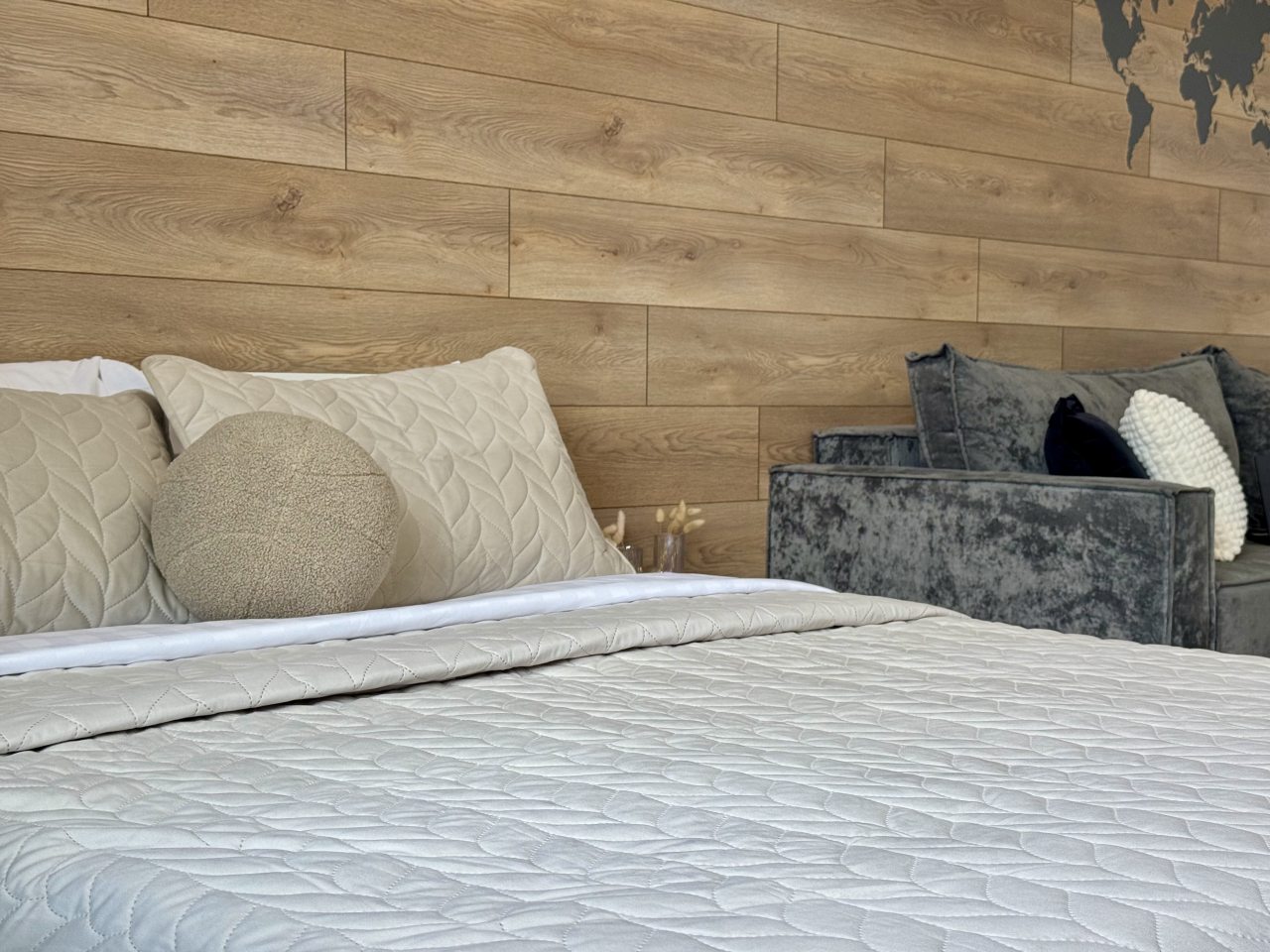 Студио (Дизайнерские апартаменты на высоком этаже с качелью), Апартаменты Atmosfera Sna на Сибирской