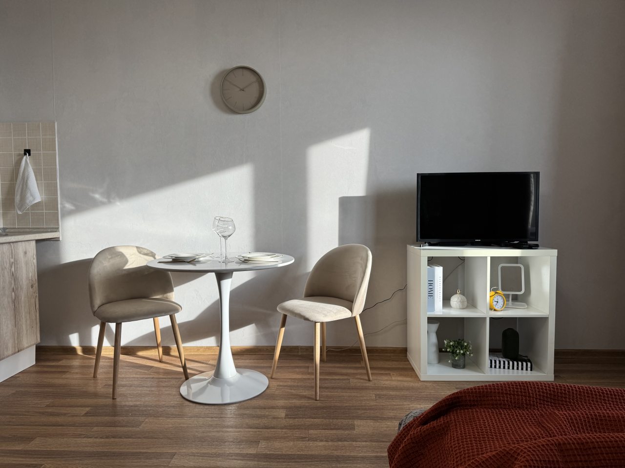 Студио (Atmosfera Sna. Комфортный видовой номер в высотке у ЖД Вокзала), Апартаменты Atmosfera Sna на Сибирской