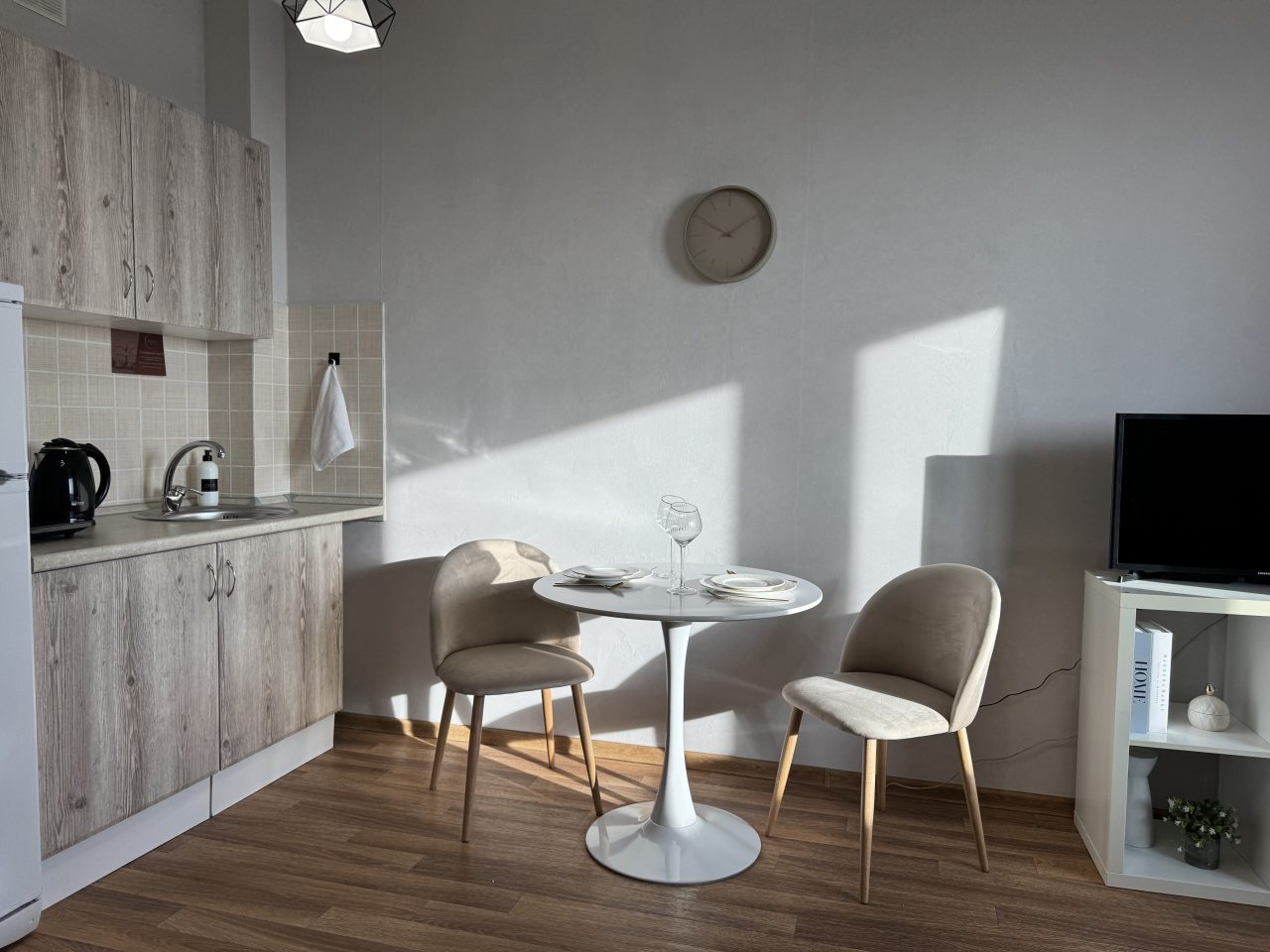 Студио (Atmosfera Sna. Комфортный видовой номер в высотке у ЖД Вокзала), Апартаменты Atmosfera Sna на Сибирской