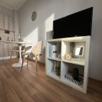 Студио (Atmosfera Sna. Комфортный видовой номер в высотке у ЖД Вокзала), Апартаменты Atmosfera Sna на Сибирской