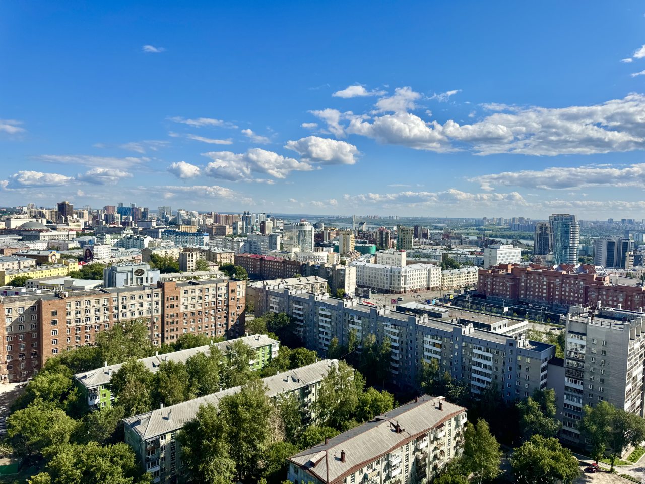 Апартаменты (Атмосфера Сна. Видовая студия у ЖД Вокзала, Цирк, Зоопарк, Аквапарк), Апартаменты Atmosfera Sna на Сибирской