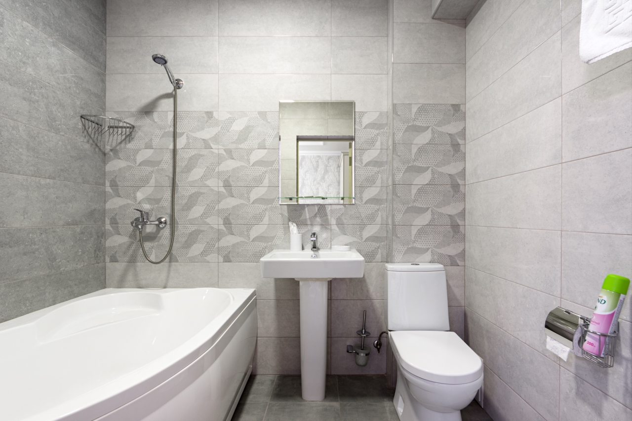 Гель,шампунь,тапочки,зубные принадлежности,фен