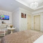 Фен,тапочки,электрический чайник