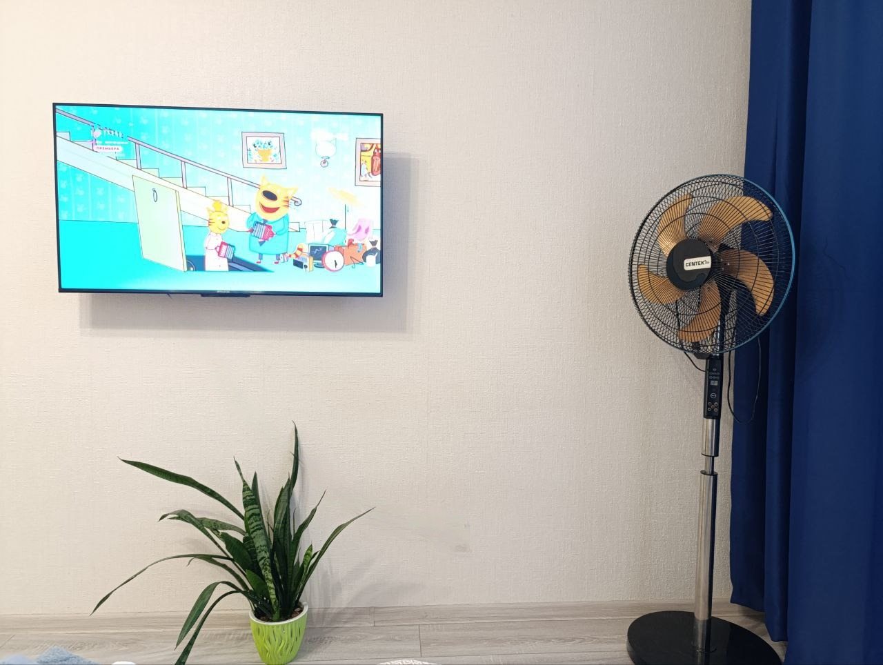 Смарт ТВ . Доступно ИВИ.ОККО. Детские каналы.
WI-FI