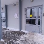 Вход в дом по коду который высылается при внесении залога.