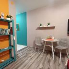 Комфортное размещение 1- 2х гостей .Имеется шкаф , пылесос