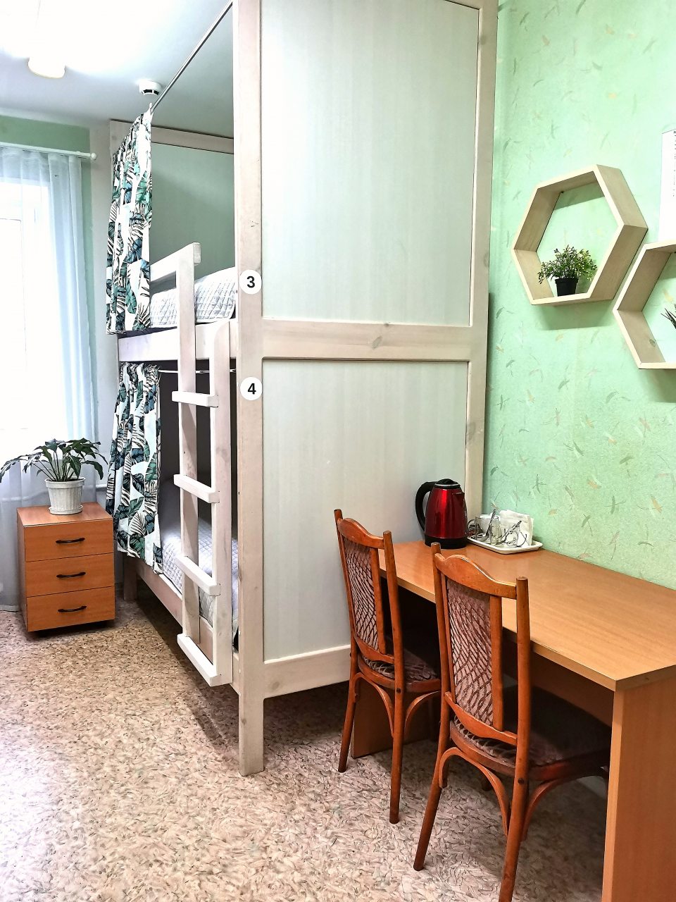 Четырехместный (Семейный номер (удобства на этаже)), Хостел Флора