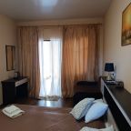 Номер (Двухместный Комфорт с доп. местом (2+1)), Парк-Отель Казантип-Центр на Азовском море