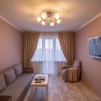 Апартаменты (Двухкомнатная квартира возле горнолыжной трассы), Апартаменты Спортпроезд 1