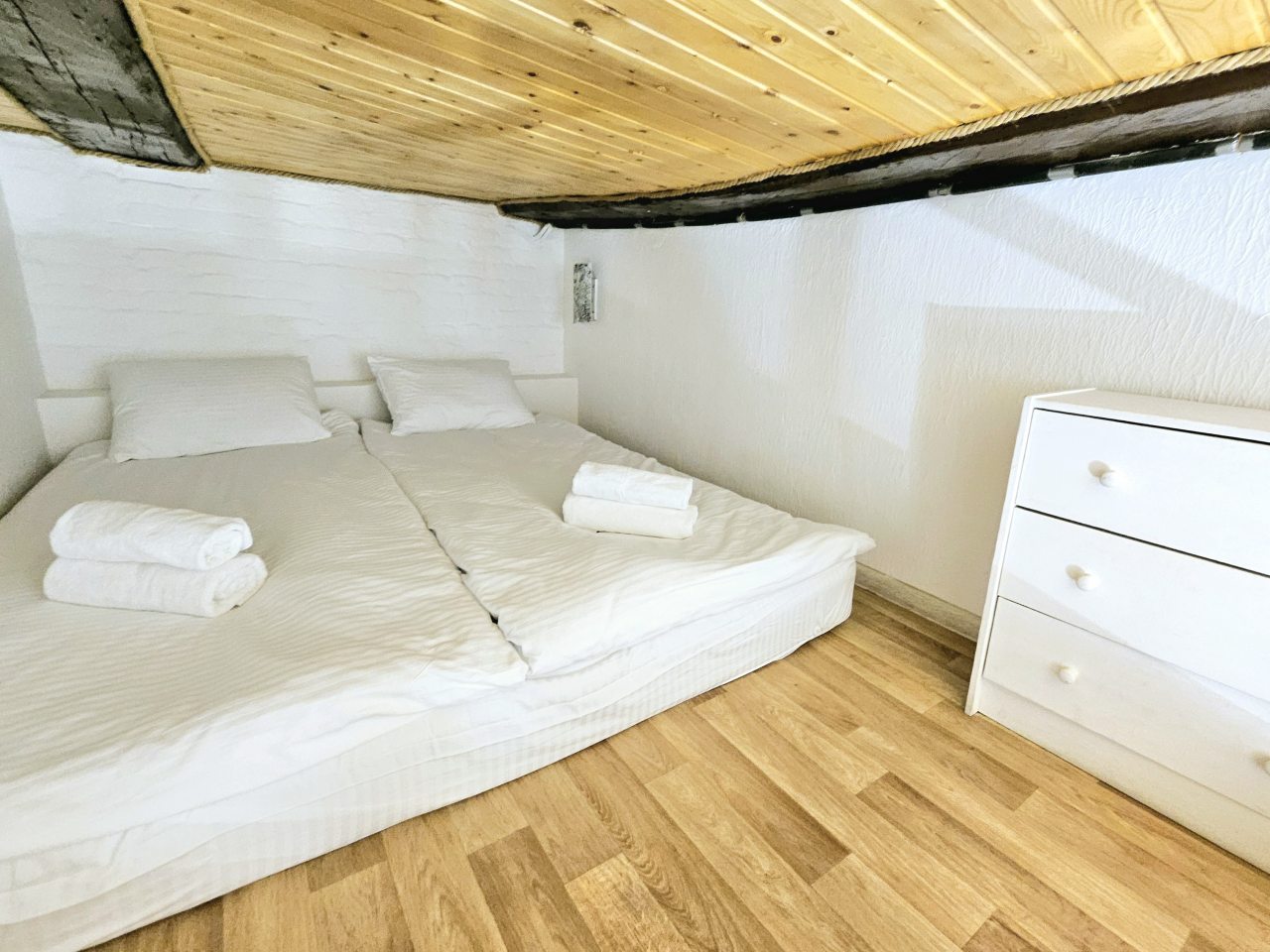 Апартаменты (Храм Воскресения Христова Спас (2+1)), Апартаменты Бон Апарт на Казанской