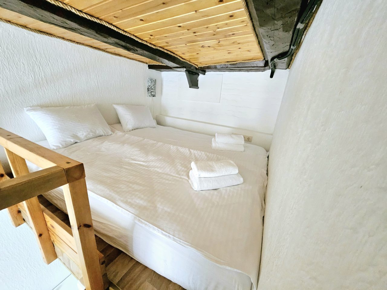 Апартаменты (Петропавловский собор (2+2)), Апартаменты Бон Апарт на Казанской